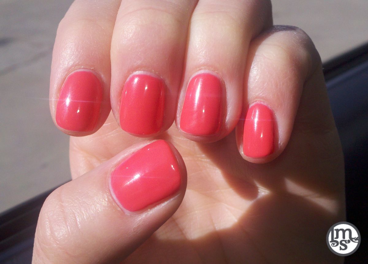 CND Shellac Manicure - Chip-Free Extended Wear Color